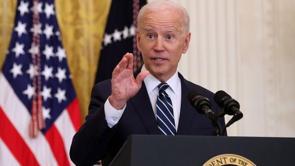 Chính quyền của ông Biden đã đề xuất tăng thuế suất doanh nghiệp lên 28% và tăng thuế tối thiểu hiện hành đối với lợi nhuận nước ngoài của các công ty có trụ sở tại Mỹ từ 10,5% lên 21%, đồng thời thắt chặt các quy định về thuế.