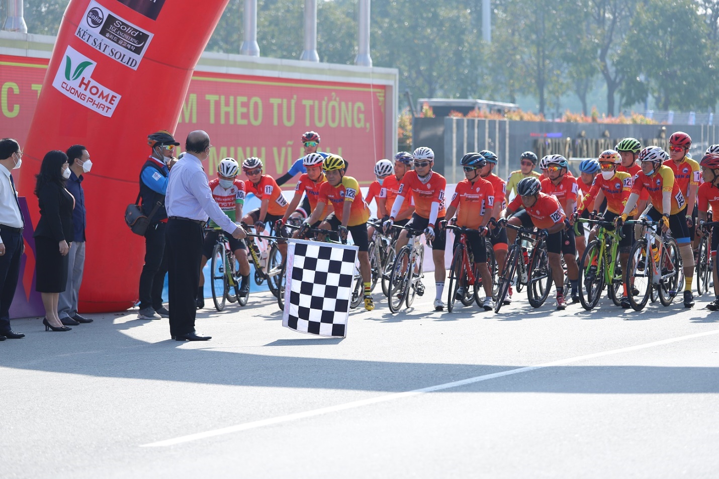 100 cua-rơ phong trào tham gia Giải xe đạp Truyền Hình Bình Dương - Cúp Number 1 - Ảnh 1.