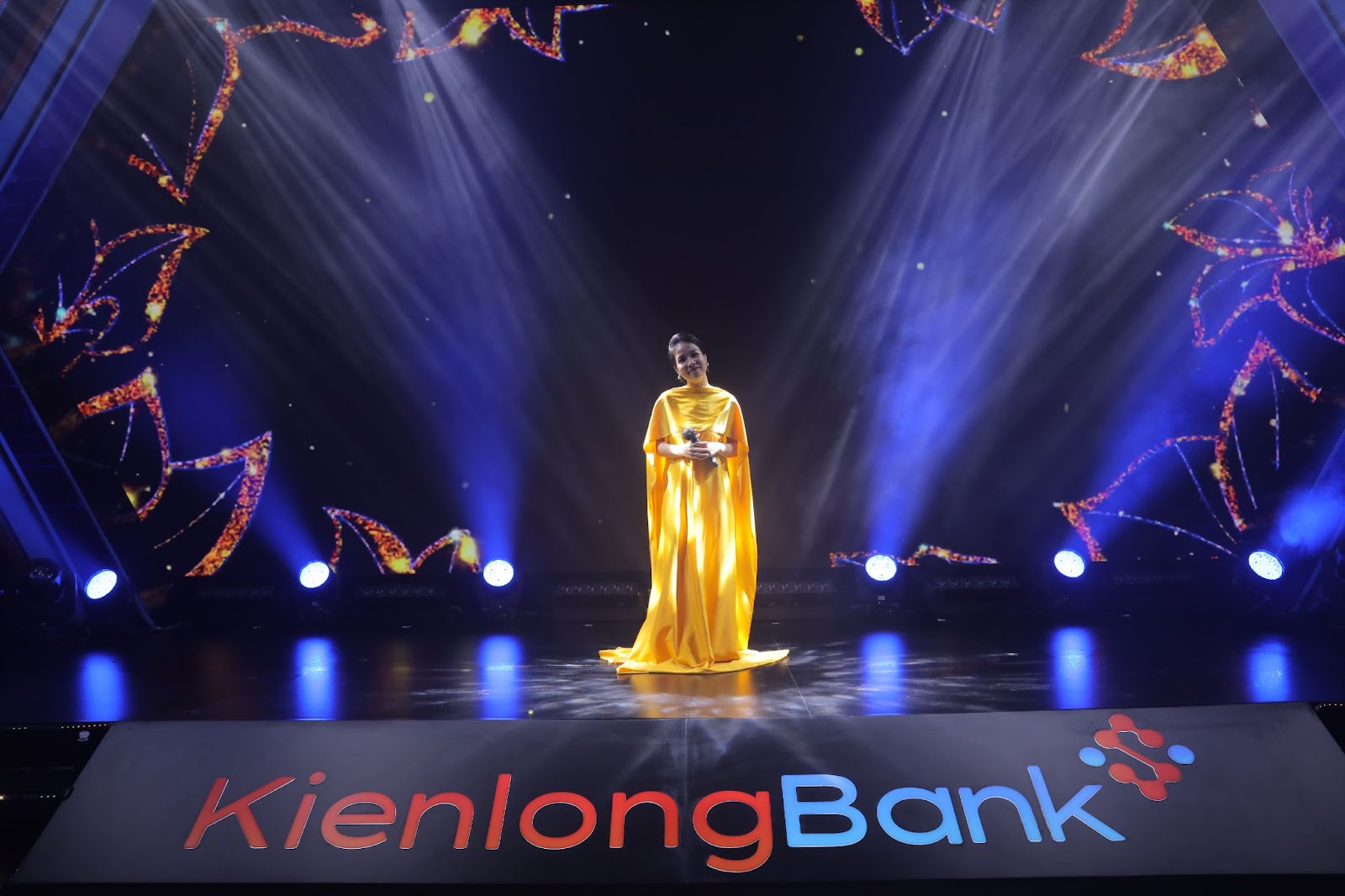Mãn nhãn với chương trình biểu diễn nghệ thuật tại sự kiện kỷ niệm 26 năm KienlongBank - Ảnh 3.