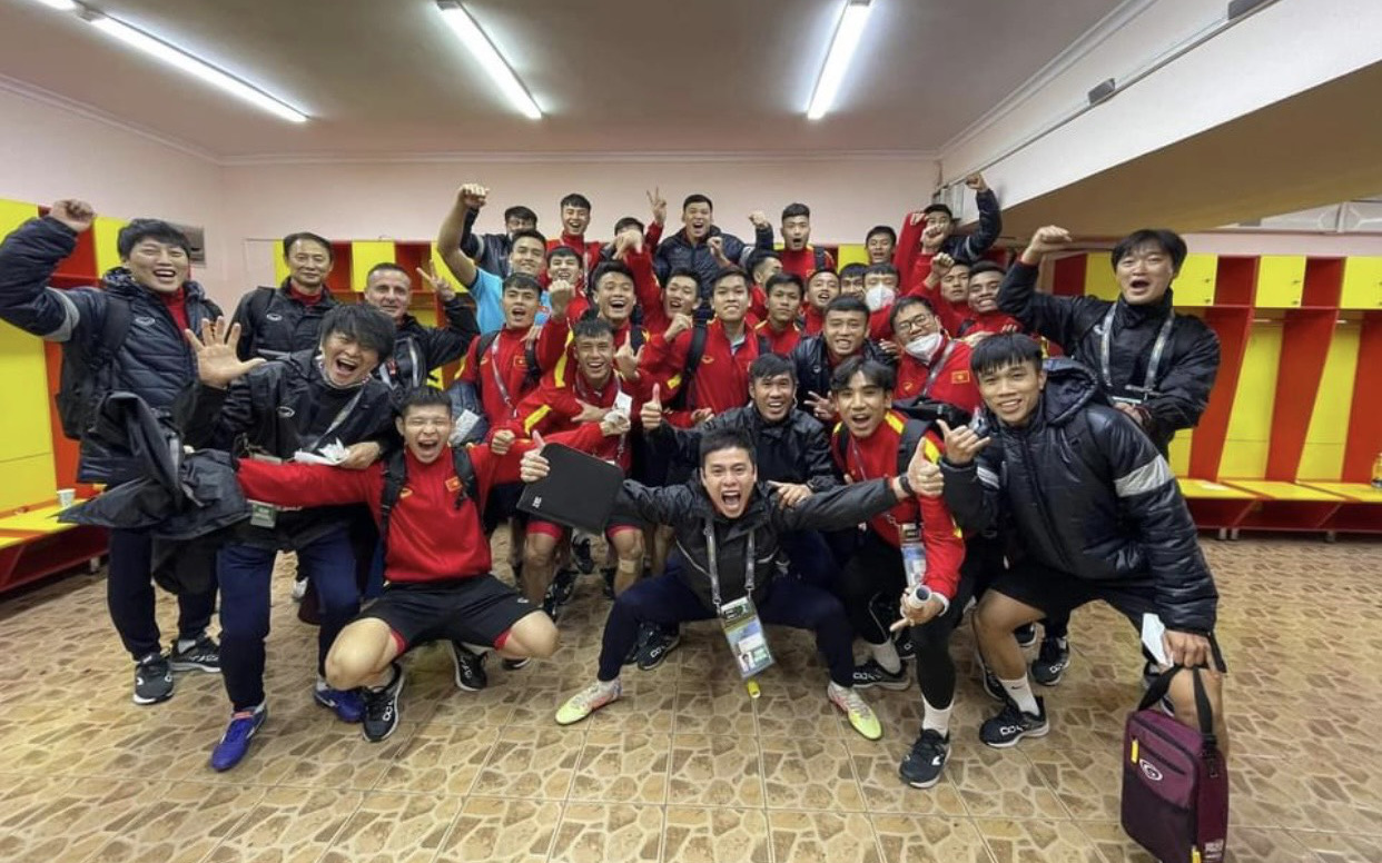 Trung vệ 1m87 của U23 Việt Nam: "Món nợ 4 năm đã được trả"