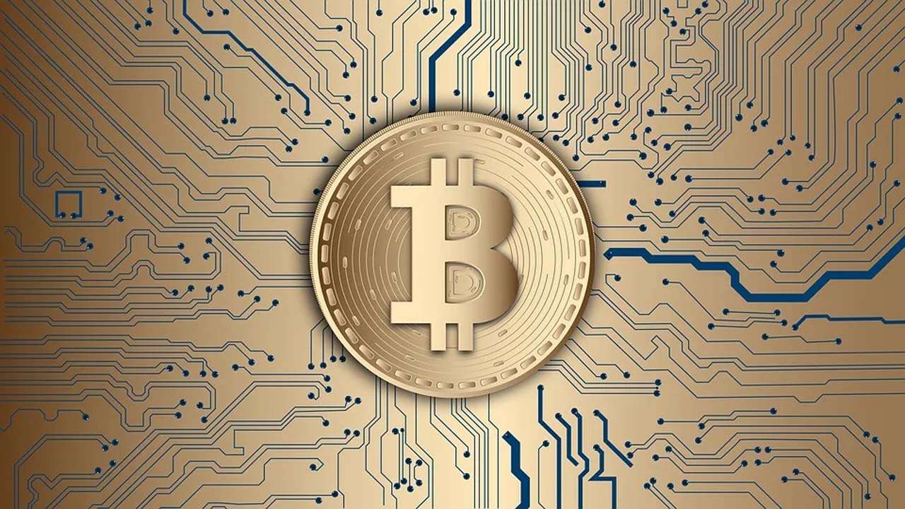 Việc áp dụng bitcoin đang tăng với tốc độ nhanh hơn nhiều so với Internet. Ảnh: @AFP.