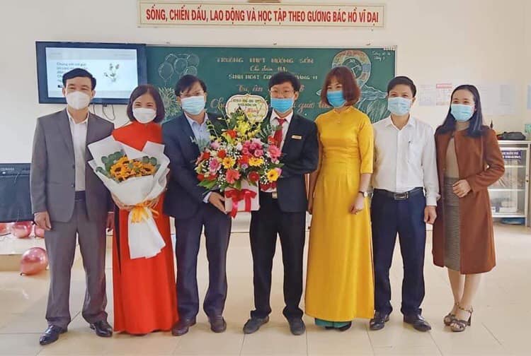 Xúc động những lời yêu thương, tri ân gửi đến thầy cô giáo nhân ngày Nhà giáo Việt Nam 20/11 - Ảnh 1.