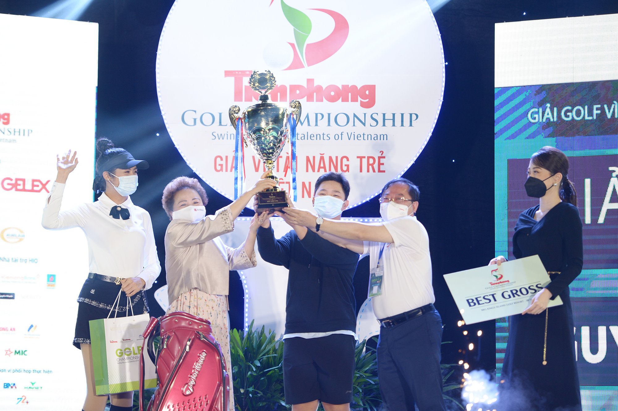 Golfer 14 tuổi Nguyễn Anh Minh nói gì khi vô địch Tiền Phong Golf Championship 2021? - Ảnh 1.