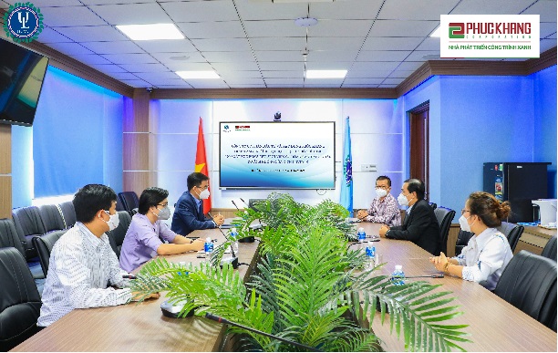 Phuc Khang Corporation trao 100 suất học bổng trị giá 300 triệu: Đồng hành cùng sinh viên khó khăn Trường ĐH Luật TP.HCM - Ảnh 3.
