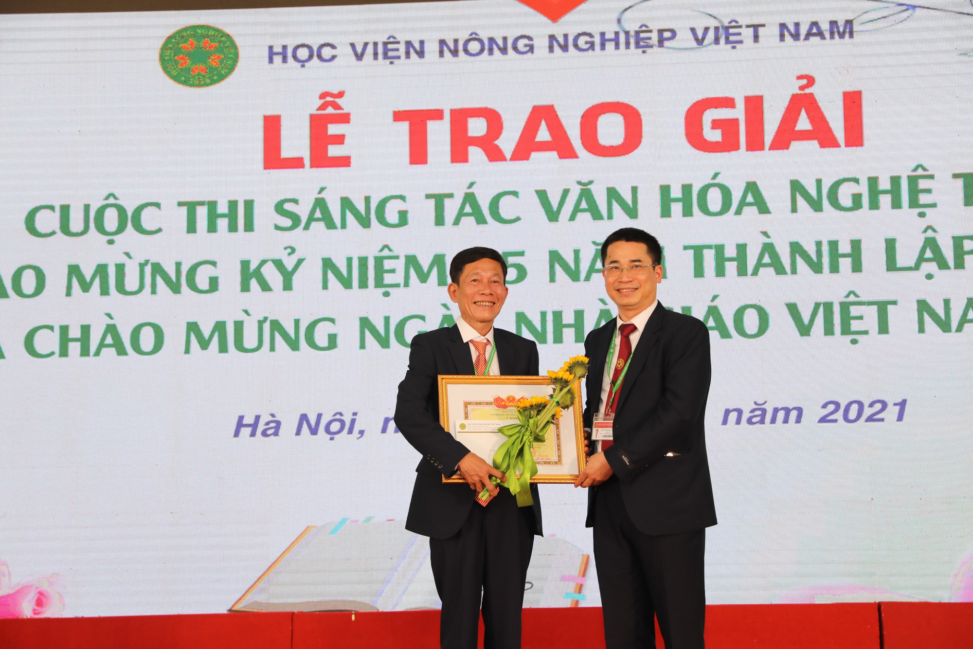 Học viện Nông nghiệp Việt Nam là cảm hứng sáng tác cho nhiều tác giả - Ảnh 1.