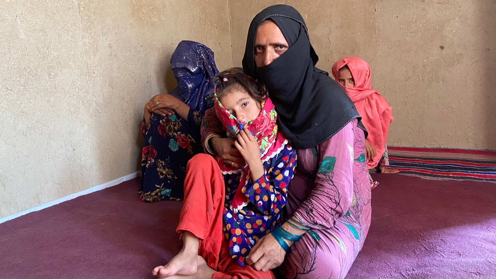 Thảm kịch những bé gái Afghanistan phải kết hôn vì nhà quá nghèo: &quot;Con lấy chồng hoặc chúng tôi sẽ chết&quot; - Ảnh 1.