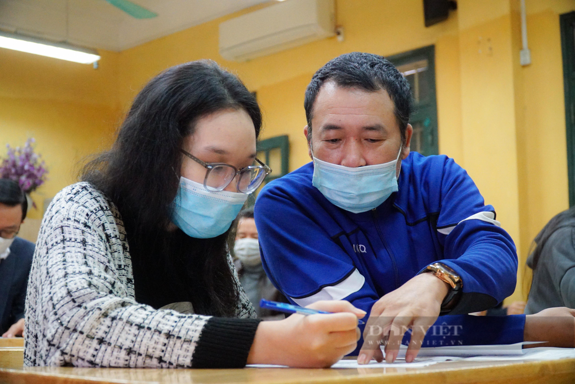 Những mũi tiêm vaccine đầu tiên cho trẻ dưới 18 tại Hà Nội - Ảnh 3.