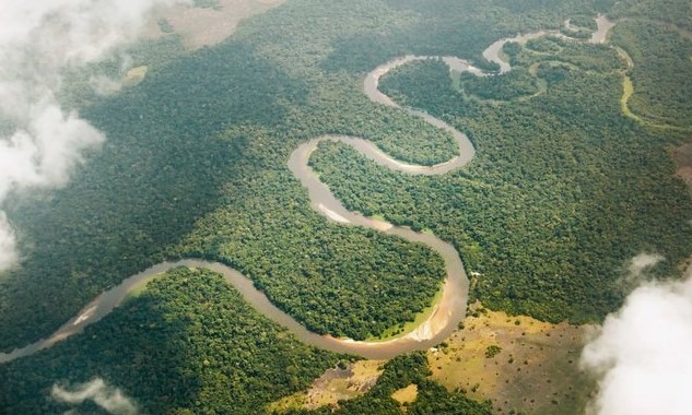 Ghé thăm con sông hẹp nhất thế giới, có đoạn chỉ 4 cm - Ảnh 1.