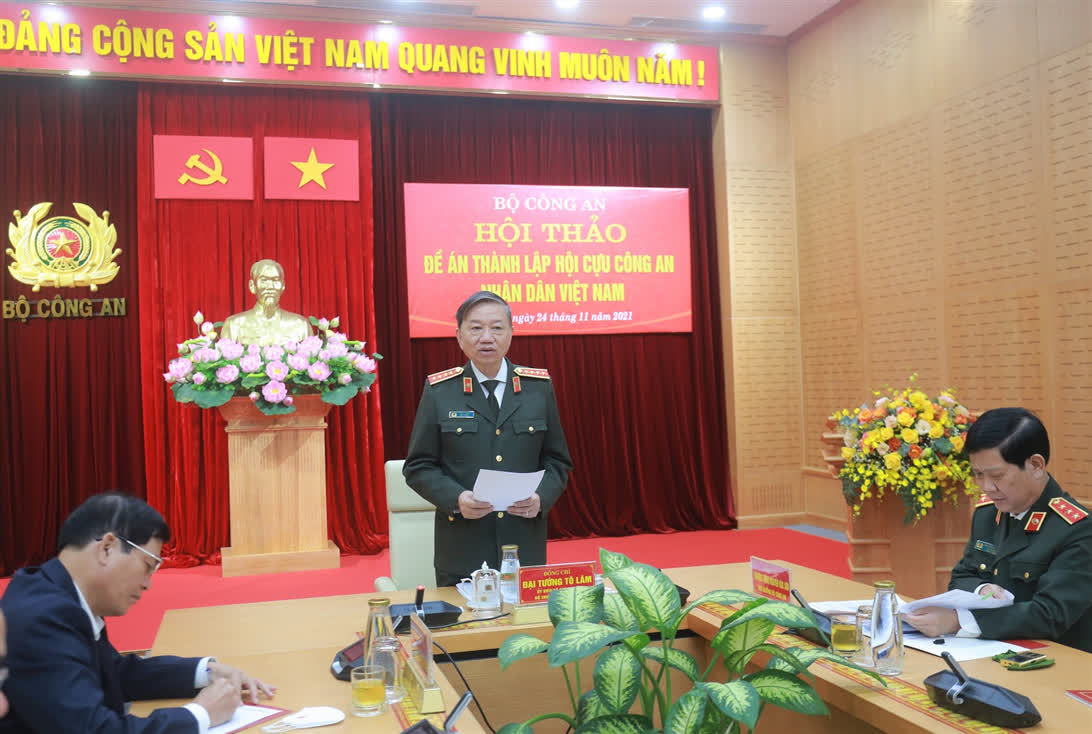 Bộ Công an đề nghị Bộ Chính trị cho thành lập Hội Cựu Công an nhân dân Việt Nam - Ảnh 1.