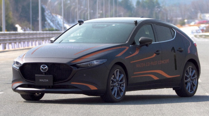 Mazda ra mắt xe có thể phát hiện tài xế đột quỵ, đau tim - Ảnh 1.
