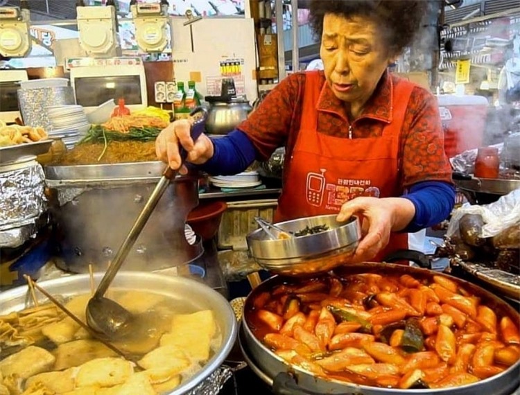 5 món ăn đường phố nhất định phải thử khi đến Hàn Quốc - Ảnh 2.