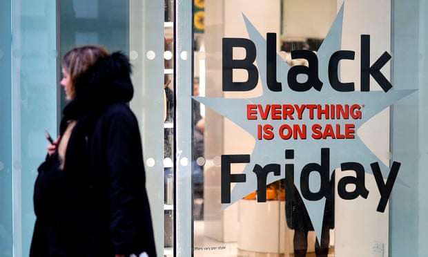 Hiểu cách người bán 'làm giá' hàng sale trong Black Friday để tránh mua sắm lãng phí - Ảnh 1.