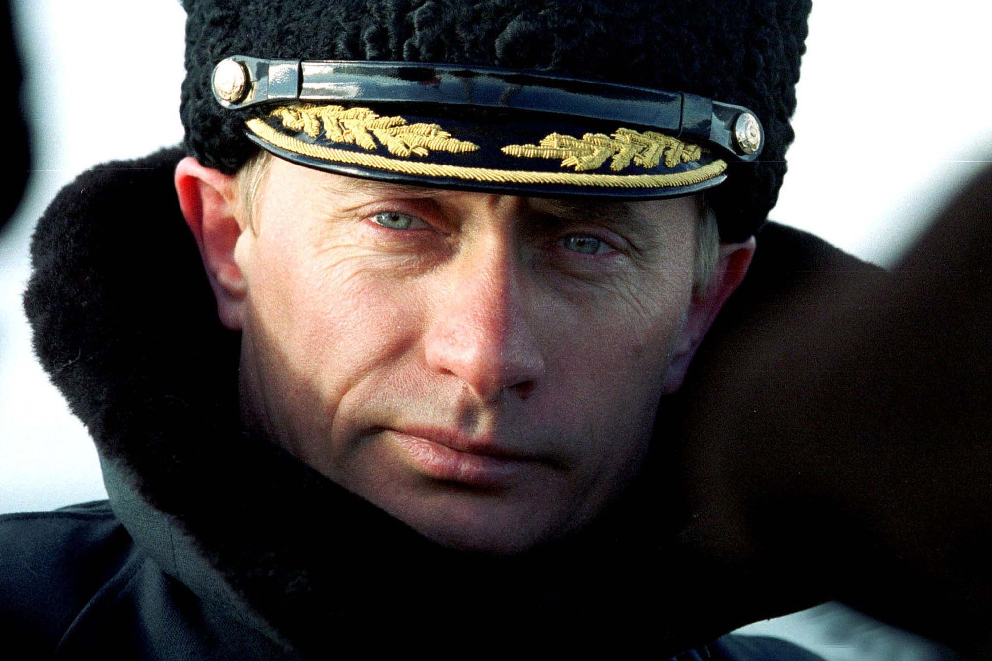Tổng tư lệnh Putin &quot;cực ngầu&quot; khi mặc quân phục - Ảnh 6.