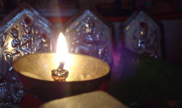 Chiếc đèn sáng 1.500 năm không tắt và nguồn năng lượng bí ẩn trong lăng mộ - Ảnh 1.