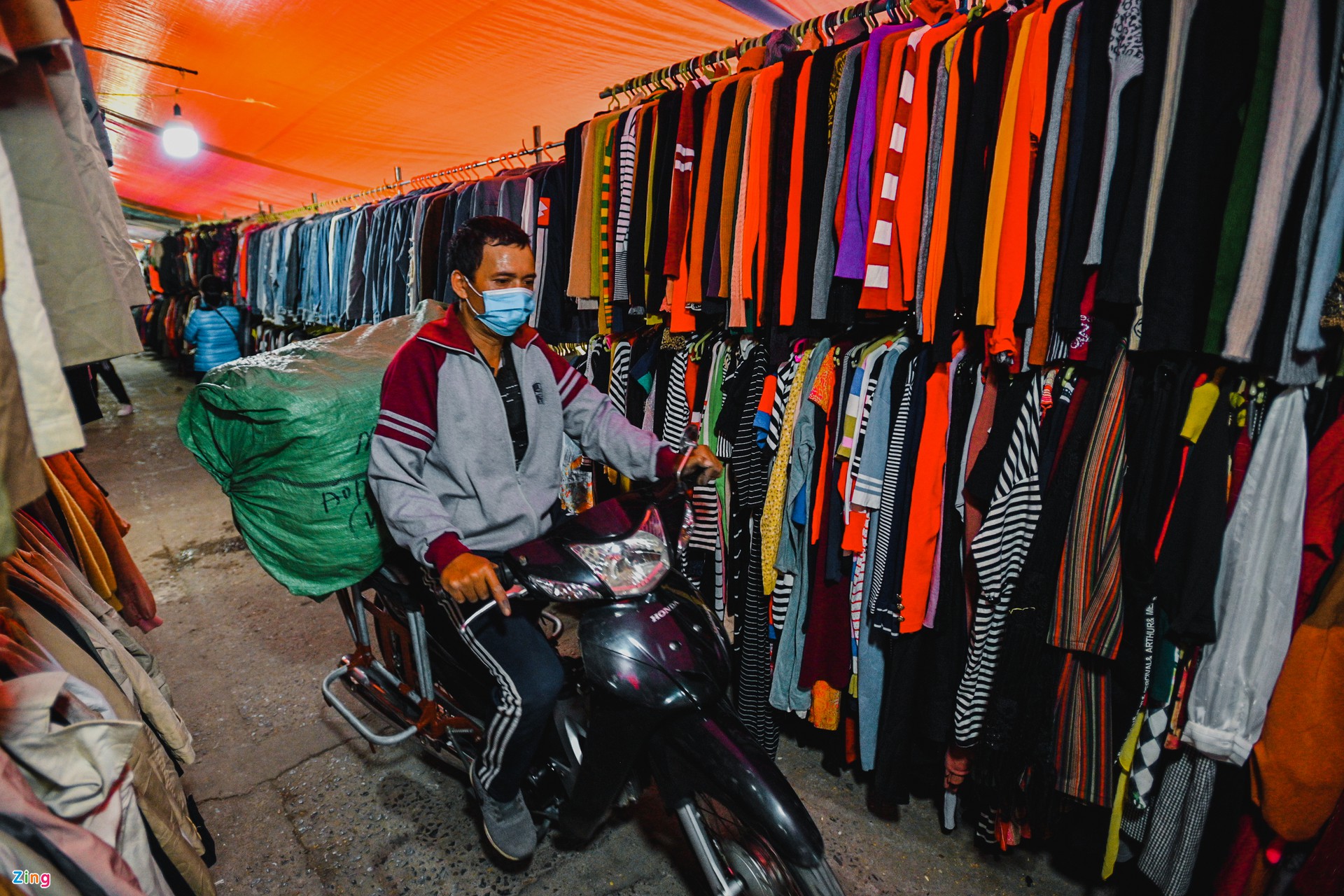 Săn thời trang giá rẻ chợ Hà Nội - Ảnh 11.