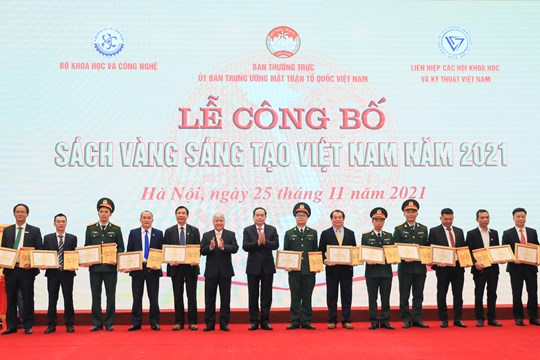 Vinh danh 76 công trình tiêu biểu trong Sách vàng Sáng tạo Việt Nam năm 2021 - Ảnh 11.