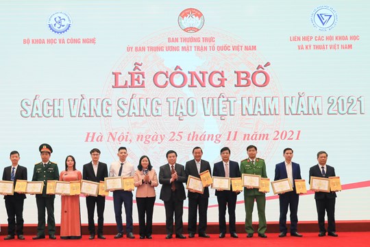Vinh danh 76 công trình tiêu biểu trong Sách vàng Sáng tạo Việt Nam năm 2021 - Ảnh 12.