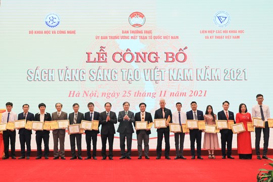 Vinh danh 76 công trình tiêu biểu trong Sách vàng Sáng tạo Việt Nam năm 2021 - Ảnh 13.