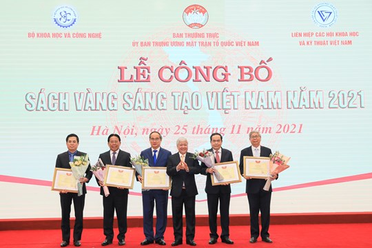 Vinh danh 76 công trình tiêu biểu trong Sách vàng Sáng tạo Việt Nam năm 2021 - Ảnh 14.