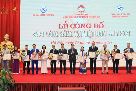 Vinh danh 76 công trình tiêu biểu trong Sách vàng Sáng tạo Việt Nam năm 2021 - Ảnh 16.