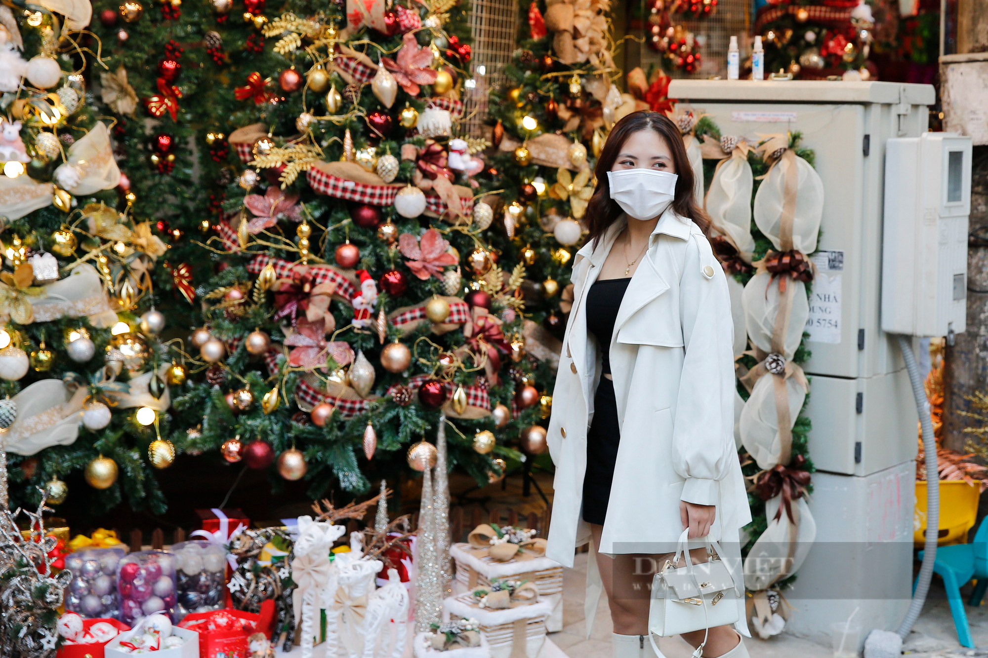Thiếu nữ Hà thành xúng xính lên phố Hàng Mã chụp ảnh Giáng sinh - Ảnh 10.