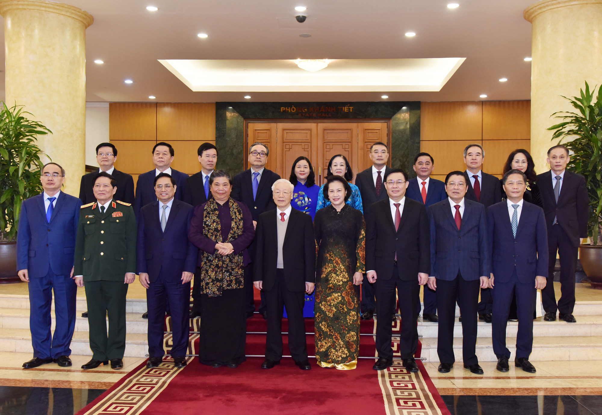 Tổng Bí thư Nguyễn Phú Trọng trao quyết định nghỉ chế độ cho các Ủy viên Bộ Chính trị khóa XII không tái cử - Ảnh 2.