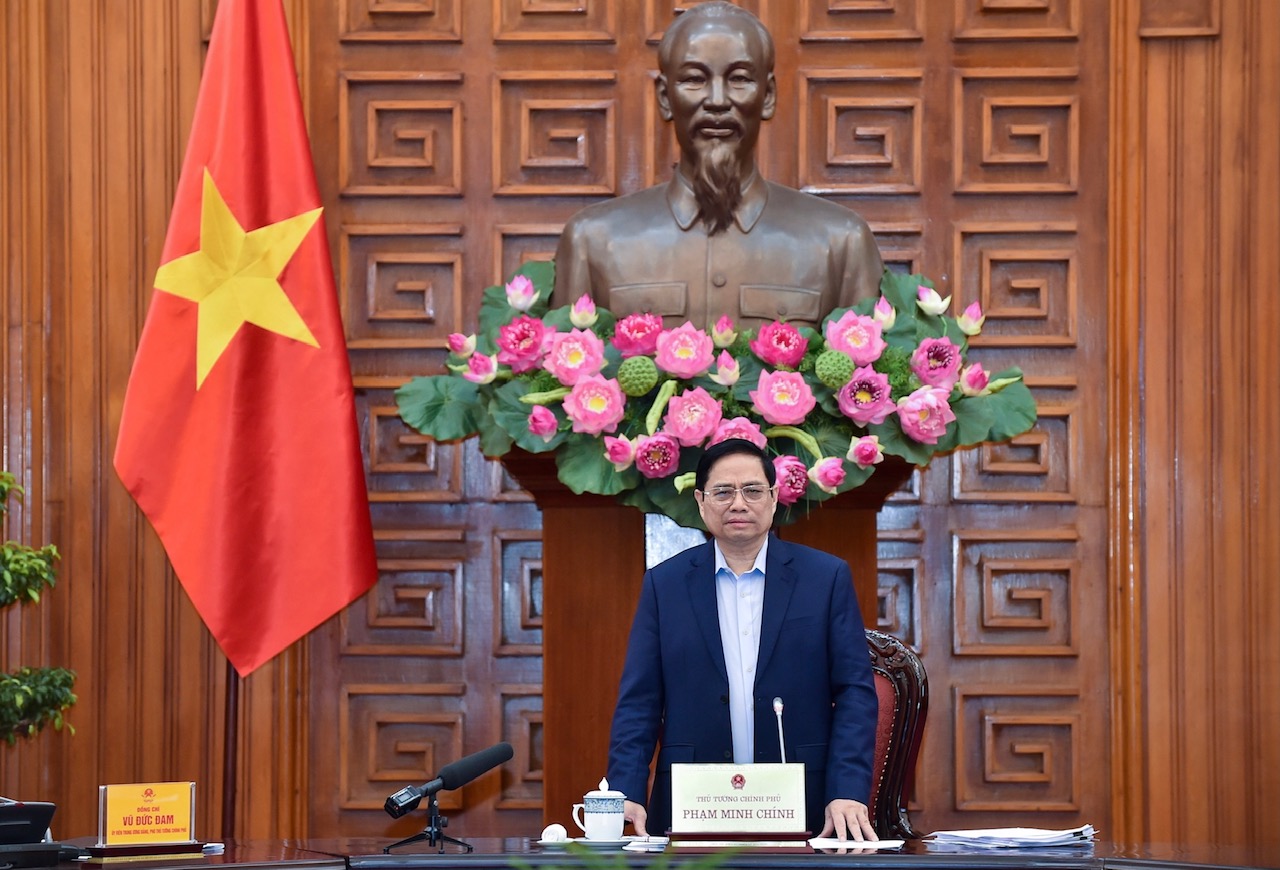 Thủ tướng Phạm Minh Chính: Chống mọi tiêu cực, sách nhiễu, lợi ích nhóm trong sản xuất vaccine và thuốc điều trị Covid-19 - Ảnh 1.