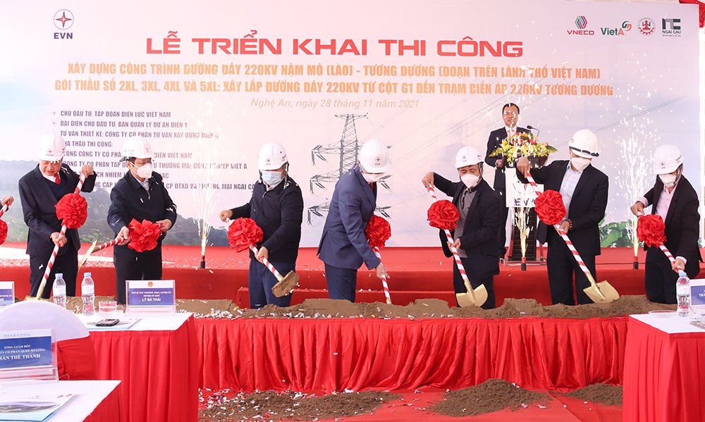 EVN triển khai thi công xây dựng công trình đường dây 220kV Nậm Mô (Lào) – Tương Dương - Ảnh 1.