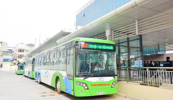 Hà Nội dự kiến mở thêm 14 làn ưu tiên cho xe buýt - Ảnh 1.