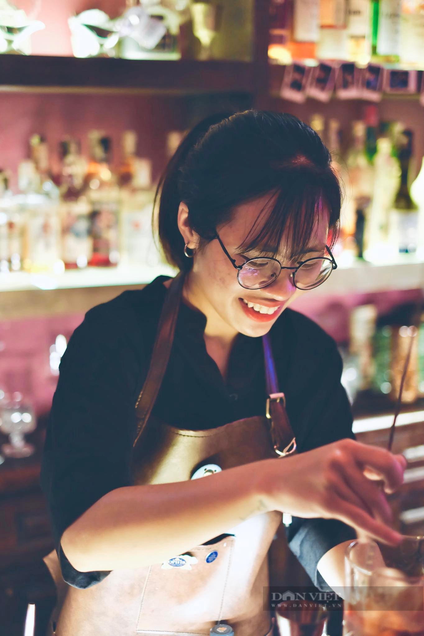 Kim Uyên có niềm đam mê đặc biệt dành cho bartender
