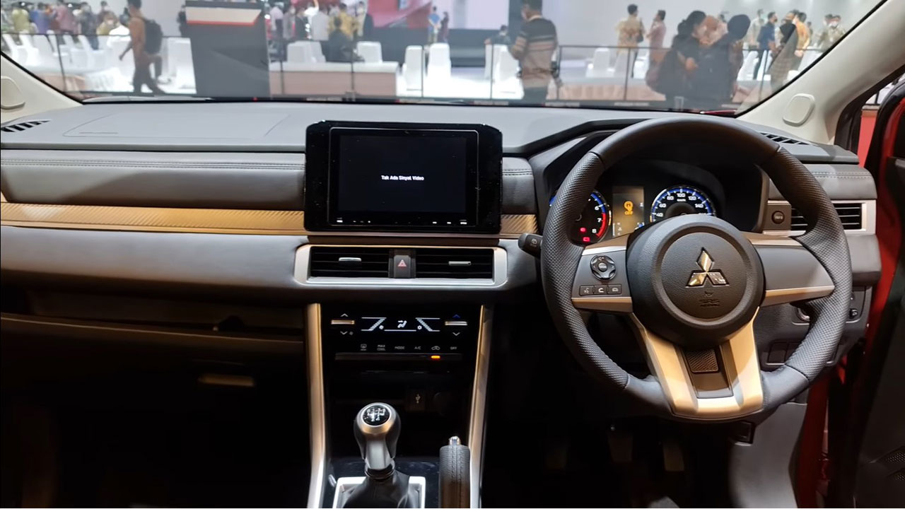 Cận cảnh Mitsubishi Xpander MT Tiêu chuẩn 2022 gần 400 triệu đồng, vẫn chất xe dịch vụ - Ảnh 2.
