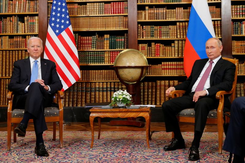 Điện Kremlin hy vọng Putin và Biden sẽ nói chuyện trước thời điểm này - Ảnh 1.