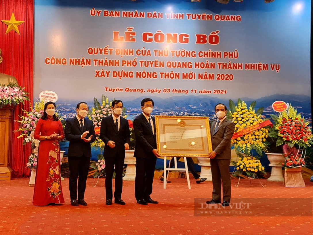 Lễ công nhận thành phố Tuyên Quang hoàn thành nhiệm vụ xây dựng nông thôn mới - Ảnh 1.