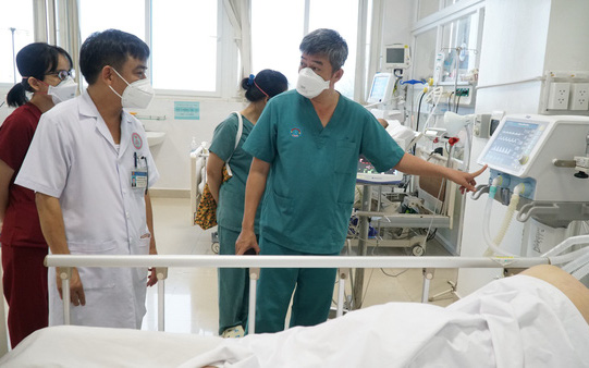 TP.HCM: Y bác sĩ liên tiếp lên đường hỗ trợ các địa phương chống dịch