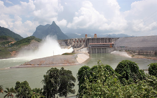 Nóng: Hồ thủy điện Tuyên Quang mở cửa xả sâu điều tiết lũ  - Ảnh 1.