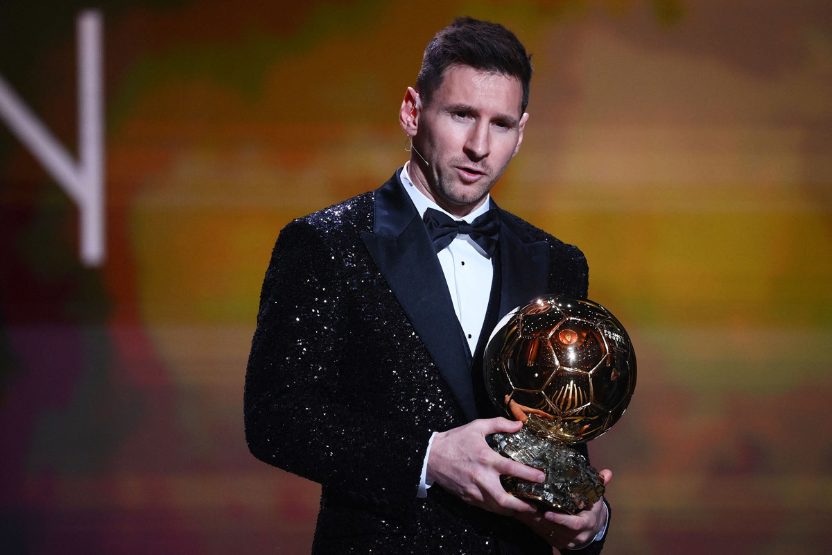 Messi đổ bệnh ngay sau khi giành Quả Bóng Vàng 2021 - Ảnh 1.