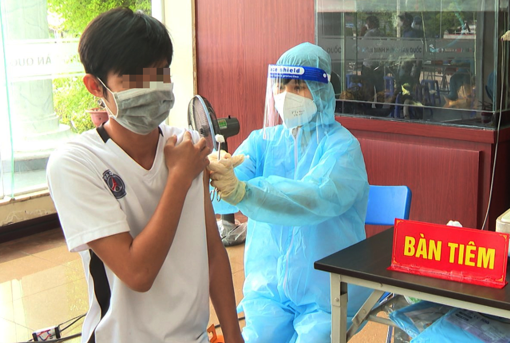 Lập hội đồng y khoa xác minh vụ bé trai 12 tuổi ở Bình Phước tử vong sau khi tiêm vaccine phòng Covid-19 - Ảnh 1.