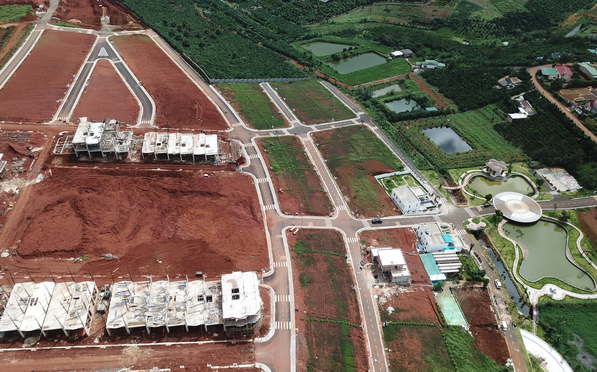 Lâm Đồng: Tạm dừng đầu tư, xây dựng, tác động đến các “dự án bất động sản” tại huyện Bảo Lâm - Ảnh 1.
