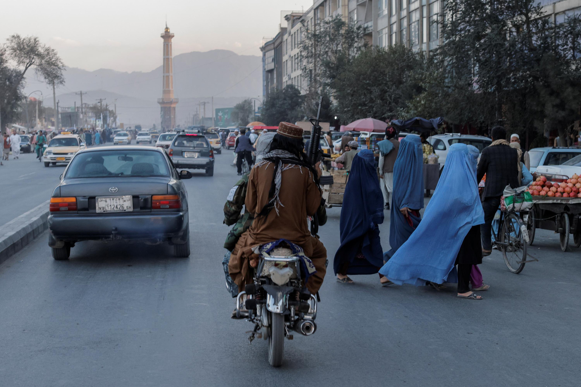 Afghanistan: Thủ lĩnh Taliban cảnh báo về những kẻ xâm nhập trong hàng ngũ - Ảnh 1.