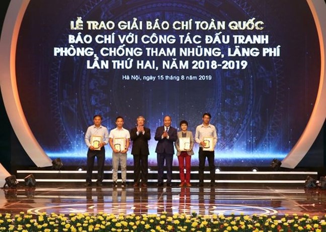 Báo NTNN/Dân Việt đoạt 1 Giải A và 1 Giải B Giải báo chí phòng chống tham nhũng, tiêu cực - Ảnh 1.