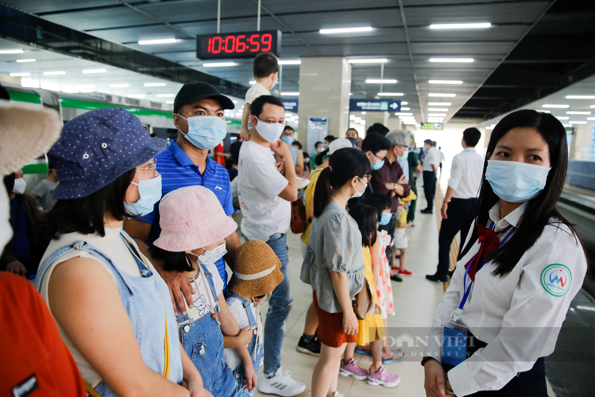 Hàng nghìn người chen lấn chạy thử tàu đường sắt Cát Linh - Hà Đông - Ảnh 10.