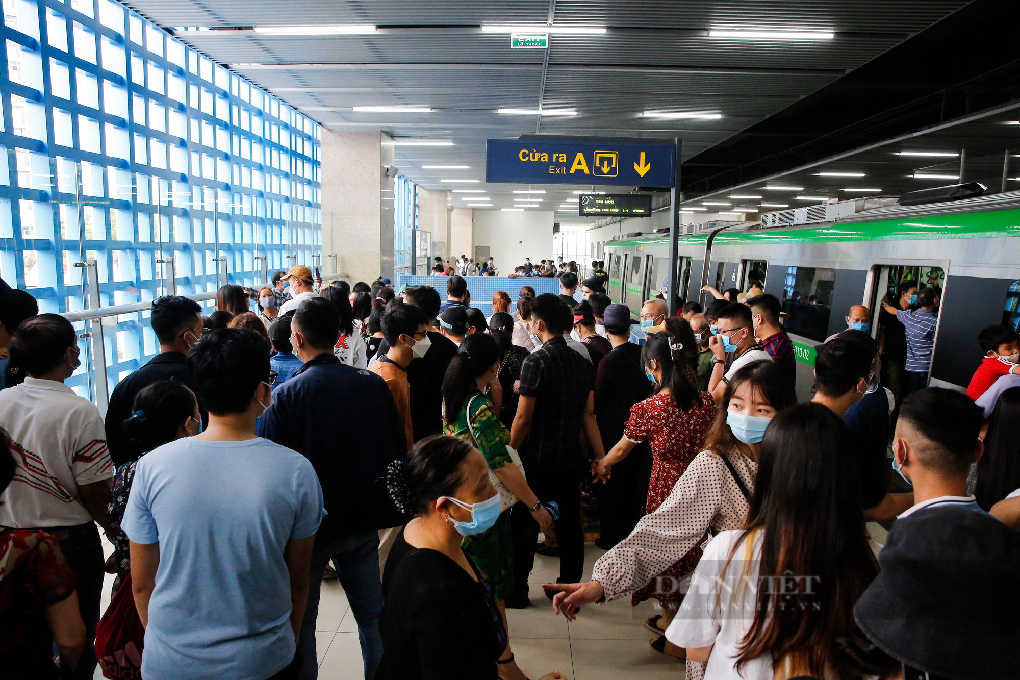 Hàng nghìn người chen nhau đi thử tàu đường sắt Cát Linh - Hà Đông - Ảnh 19.