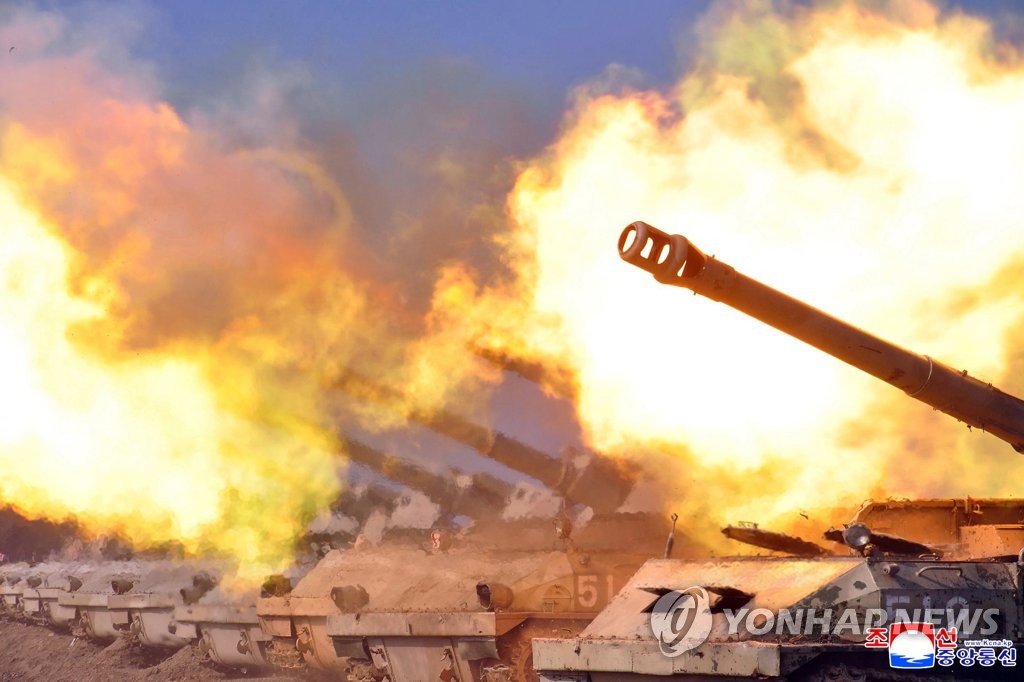 Triều Tiên khoe 'bão lửa' của pháo binh, 'nắn gân' Mỹ, Hàn Quốc - Ảnh 1.