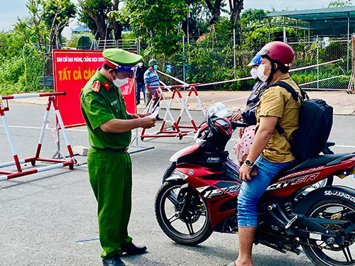 Phan Thiết: Người dân không được đi ra khỏi nhà từ 19 giờ hôm trước đến 5 giờ sáng hôm sau - Ảnh 2.