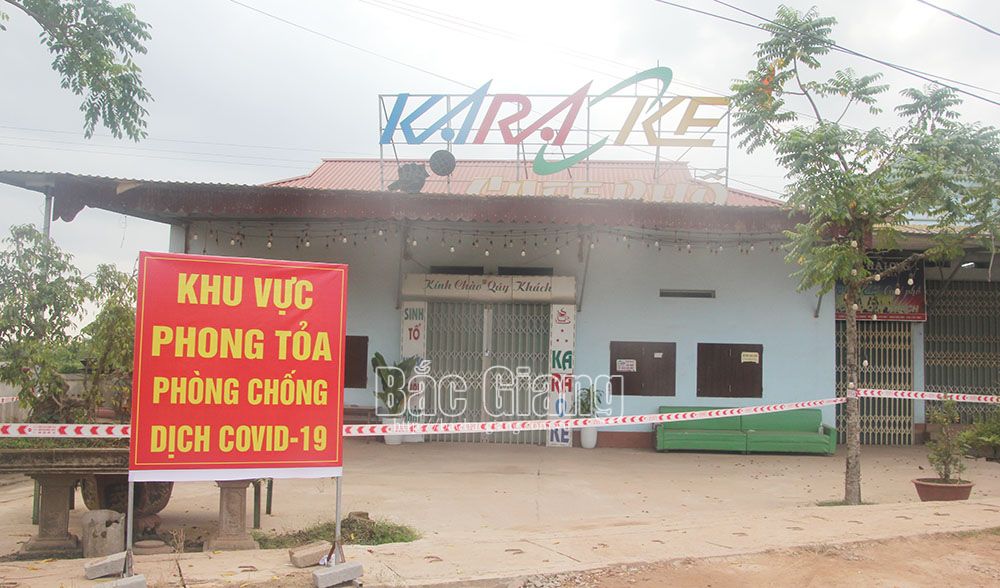 Quán karaoke hoạt động &quot;chui&quot; ở Bắc Giang khiến 20 ca dương tính với SARS-CoV-2, hơn 3.000 người thành F1, F2 - Ảnh 1.