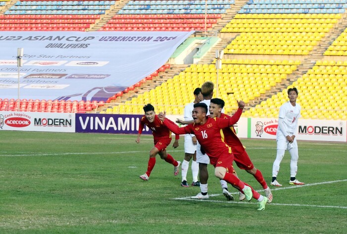 Tiền đạo người Tà Ôi lên ĐT Việt Nam: Thông điệp cho Văn Quyết - Ảnh 1.