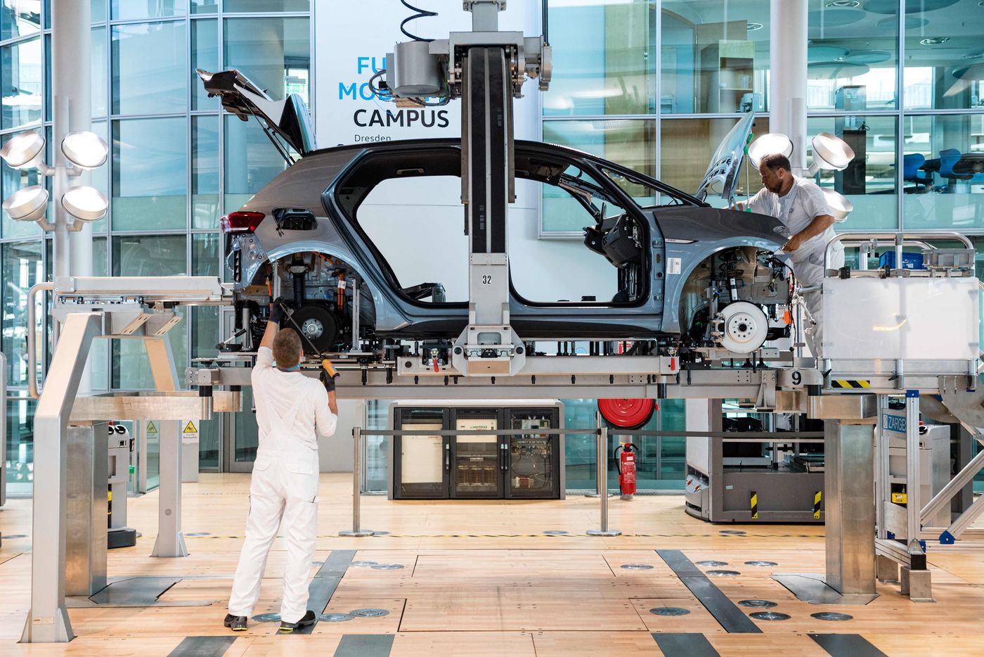 Sự gián đoạn chuỗi cung ứng đã đè nặng lên lĩnh vực sản xuất của Đức, đặc biệt là trong ngành công nghiệp ô tô.