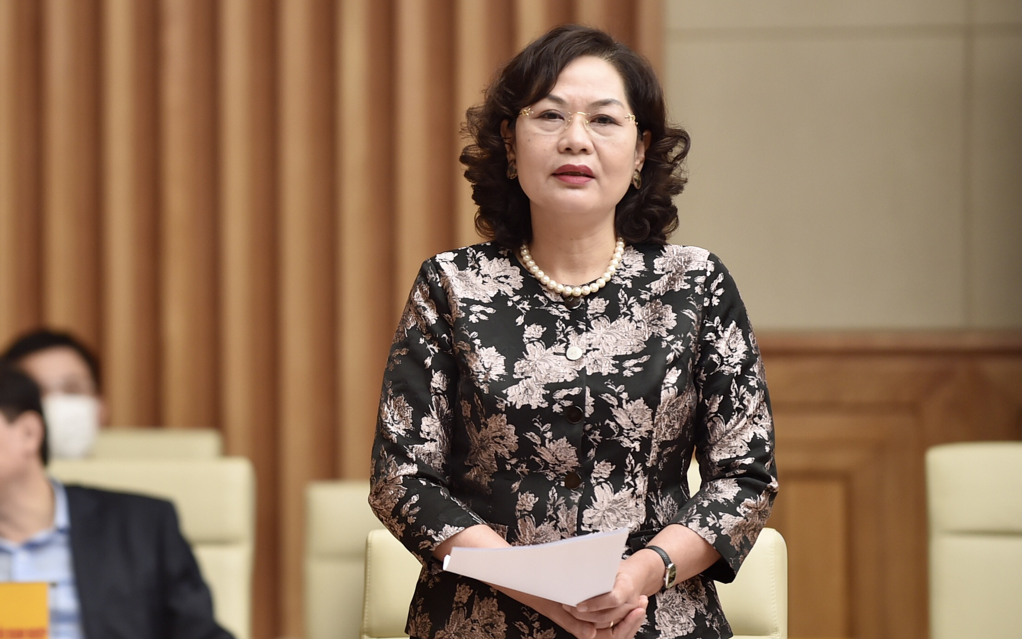 Bị chất vấn về điều kiện vay vốn, Thống đốc Nguyễn Thị Hồng nói gì?