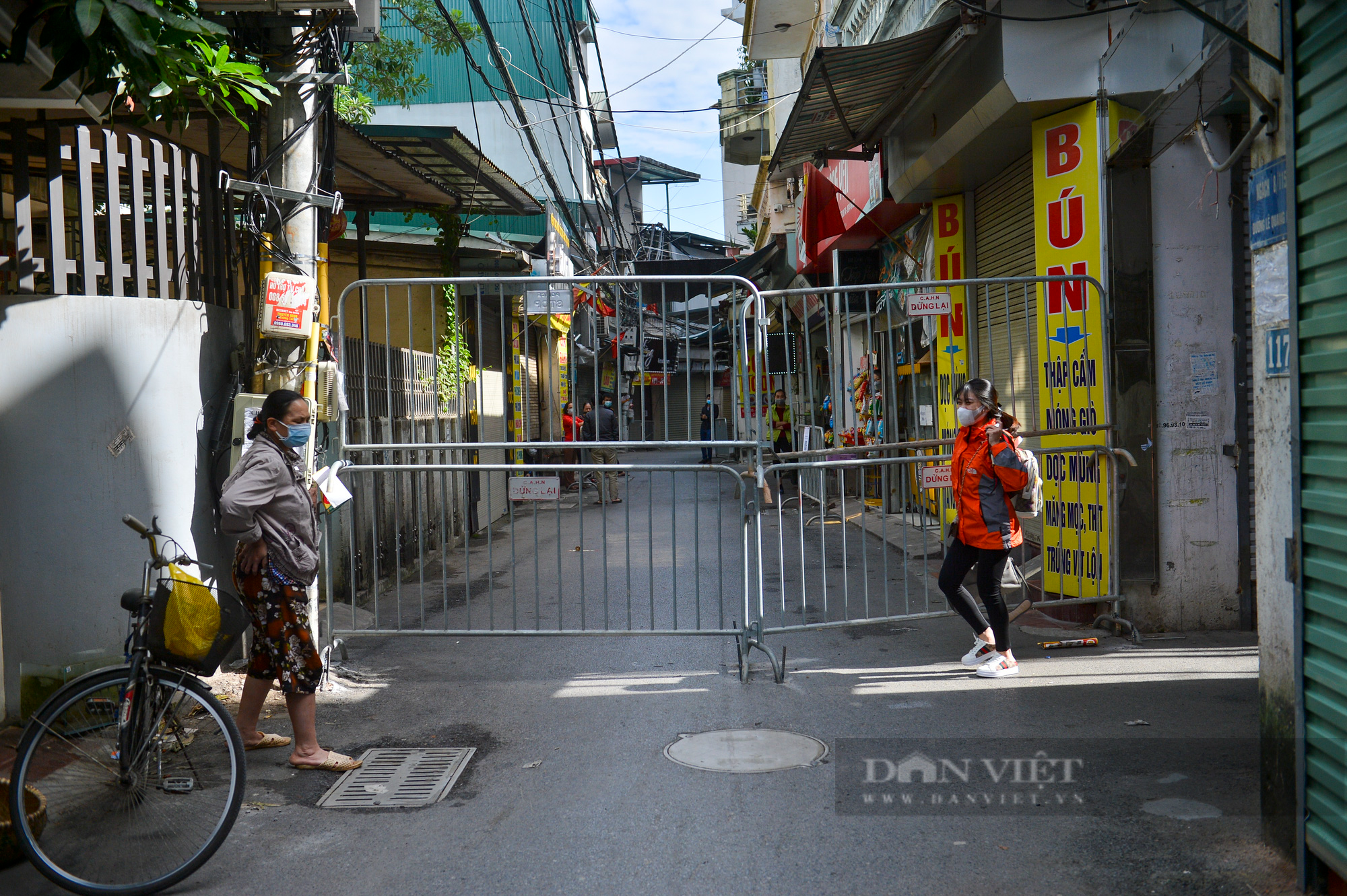 Hà Nội: Khẩn trương phong tỏa, truy vết ổ dịch mới có 50 F0 tại phường Phú Đô - Ảnh 11.