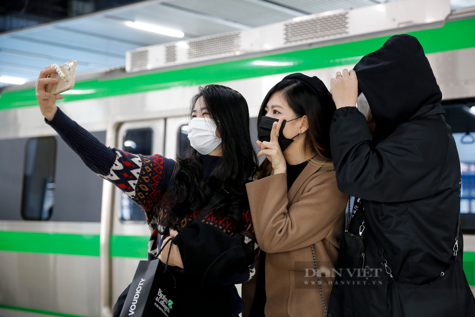 Ga tàu Cát Linh - Hà Đông bất ngờ vắng vẻ, giới trẻ Hà Nội rủ nhau đến chụp ảnh check-in  - Ảnh 3.